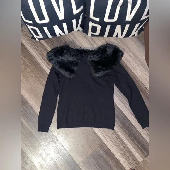 Anne Klein Black Sweater with Faux Fur Trim - Picture 8 of 9